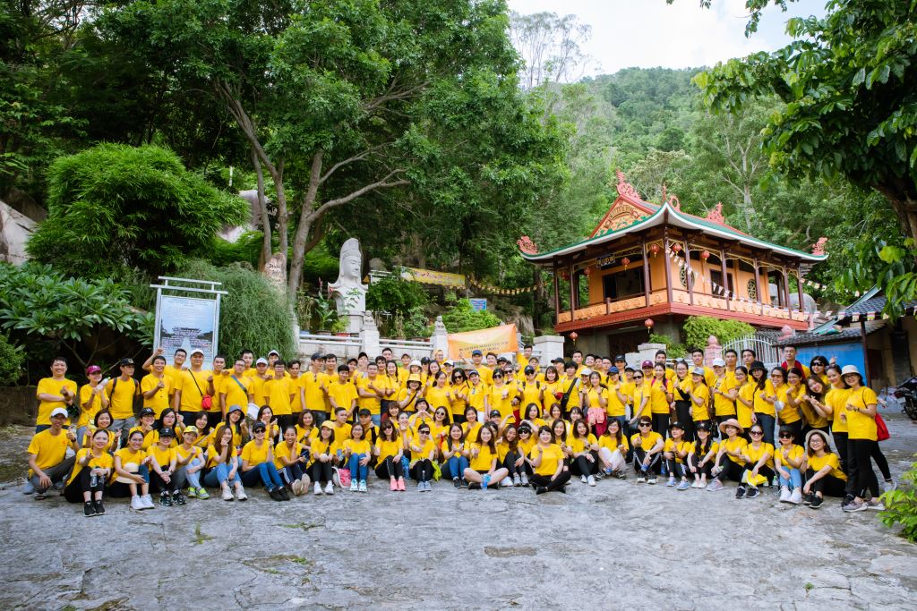 Các thành viên Chicilon Media hoàn thành xuất sắc hành trình leo núi
