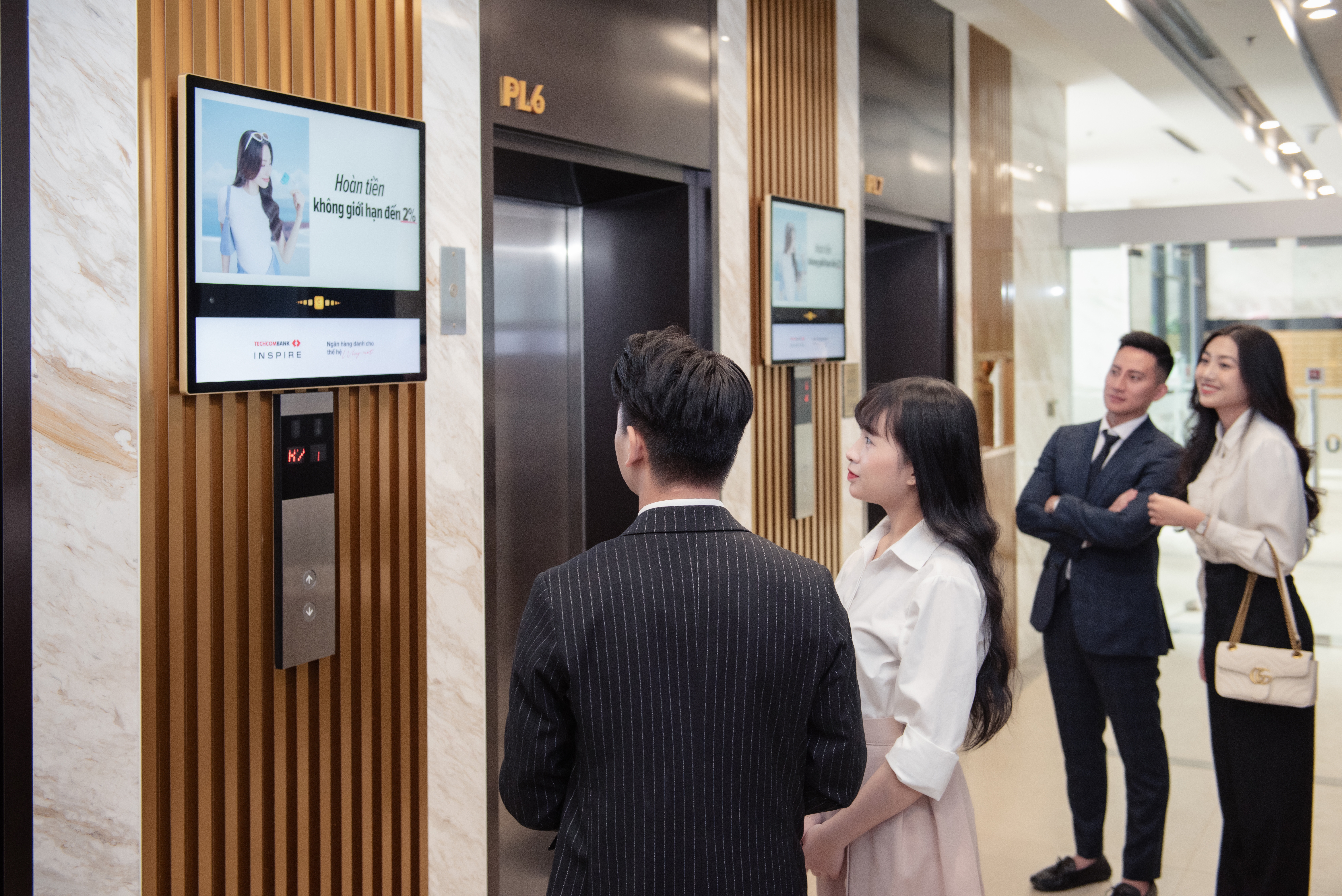 Quảng cáo thang máy giúp các doanh nhiệp tăng cường nhận diện thương hiệu
