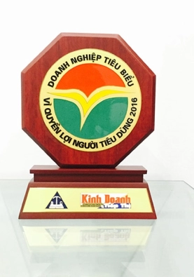 typical-business-award-for-consumer-rights-in-2016-cn